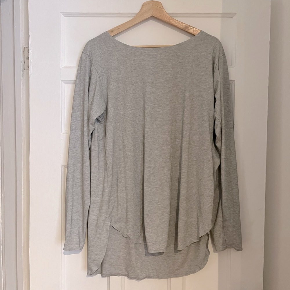 Uniqlo airism long sleeve tee